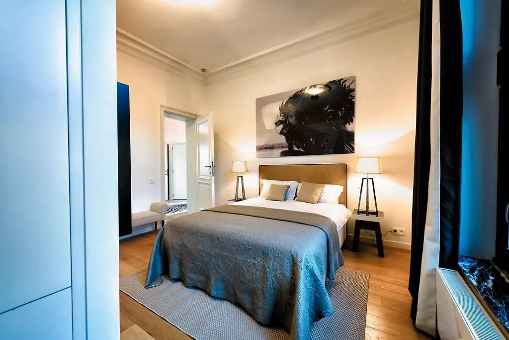 Charles Home Palmerston. Brüksel Otel